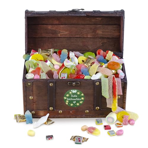 Frohe Weihnachten Schmatztruhe – weihnachtlicher Süßigkeiten-Mix in schöner Geschenk-Truhe, Nervennahrung für die Weihnachts-Zeit für die Familie und das Büro-Team Frohe Weihnachten Schmatztruhe – weihnachtlicher Süßigkeiten-Mix in schöner Geschenk-Truhe, Nervennahrung für die Weihnachts-Zeit für die Familie und das Büro-Team von Der Zuckerbäcker