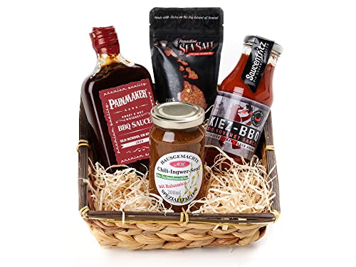 Geschenk Set Mann Geschenkkorb / Präsentkorb BBQ Chef: deutsche Delikatessen; Barbecue Sauce, hausgemachter Senf, Ketchup sowie Gewürzmischung | gut als Geschenkkorb für Männer, Geschenkkorb für Freund, Geschenkkorb für Ihn, zum Vatertag, Geburtstagsgeschenk für Ehemann, Mann, Männer, Ihn, Onkel, Herren, Rentner, Papa, Kollegen, Freund, Männer 50, von Die Scheune