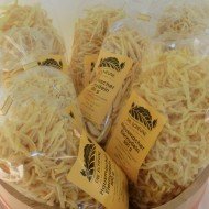 Spätzle Paket 20 x 500g aus 7 verschiedenen Sorten wie Jägerspätzle, Bauernspätzle, Kaiserspätzle, Knöpfle, Rustikale Geschabte Gerollte Hausmacher Eiernudeln aus frischen Eiern, Hausmacher Nudeln, Spätzle Geschenk, Nudeln Paket, Nudeln Großpackung, deutsche pasta, Pasta Nudeln, Vorratspackung, Vorratspack, Großverbraucher, Großverbraucher Packung, Großpackung, survival nahrung, survival food, survival essen, notration, notnahrung, notverpflegung, notfallverpflegung, notfallnahrung, von Die Scheune