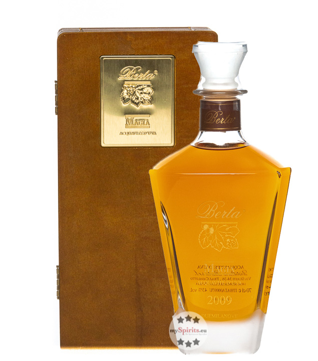 Berta Magia - Distillato d'Uva in Holzkiste (43 % vol., 0,7 Liter) von Distillerie Berta