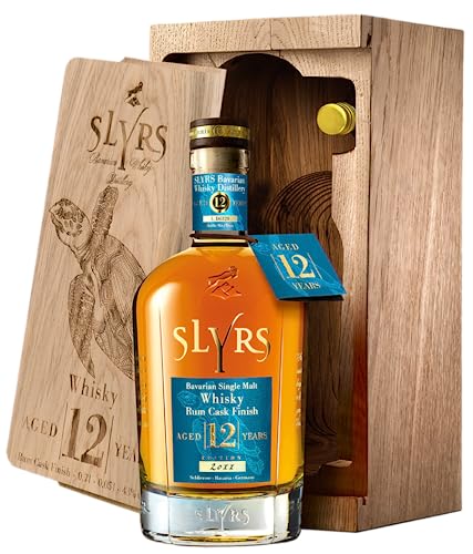 Slyrs 12 Jahre Rum Cask Finish | Destilliert 2011 - Abgefüllt 2023 | Limited Edition 1013 Flaschen einzeln nummeriert | 0,7l. Flasche plus 5 cl. Miniatur in ausgefrässtem Holzblock von Drexler