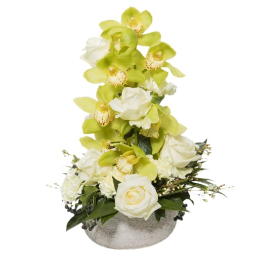 Faxiflora Korb mit grüner Orchidee, weiße Rosen mit dekorativem Grün von FAXIFLORA