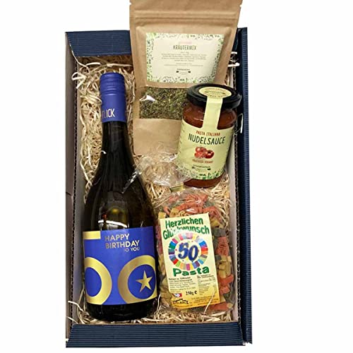 Geschenkset 50. Geburtstag // Feinkostgeschenk 50. Geburtstag mit 50er-Nudeln, Wein mit 50, Nudelsoße und Kräuter Geschenkset 50. Geburtstag // Feinkostgeschenk 50. Geburtstag mit 50er-Nudeln, Wein mit 50, Nudelsoße und Kräuter von Firlefantastisch Der Partyshop