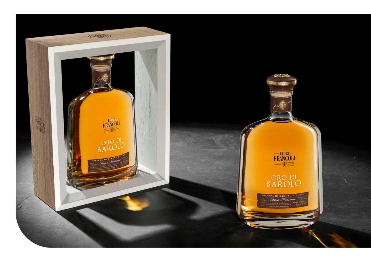 Francoli Grappa Oro di Barolo 0,7 l in Holzrahmen Francoli Grappa Oro di Barolo 0,7 l in Holzrahmen von Francoli Grappa
