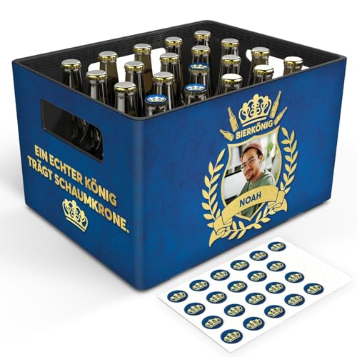 GRAVURZEILE Bierkasten-Banderole - Bierkönig - Personalisiert mit Name & Foto - Geschenk für Männer zum Vatertag & Geburtstag - Inkl. 24 Deckelaufkleber - Passend für 20er Bierkasten - Farbe: Blau GRAVURZEILE Bierkasten-Banderole - Bierkönig - Personalisiert mit Name & Foto - Geschenk für Männer zum Vatertag & Geburtstag - Inkl. 24 Deckelaufkleber - Passend für 20er Bierkasten - Farbe: Blau von GRAVURZEILE