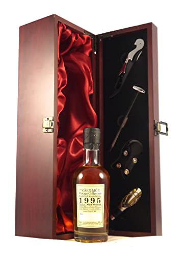Allt a Bhainne 17 year old Single Malt Scotch Whisky 1995 20cls in einer mit Seide ausgestatetten Geschenkbox, da zu 4 Weinaccessoires, 1 x 200ml von Generic