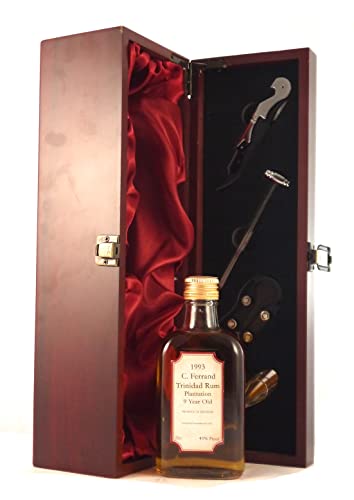 C. Ferrand Trinidad Rum 1993 Plantation 9 Year Old (Decanted selection) 20cls in einer mit Seide ausgestatetten Geschenkbox, da zu 4 Weinaccessoires, 1 x 200ml von Generic