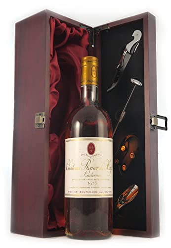Chateau Romer du Hayot 1975 Sauternes 2eme Grand Cru Classe (Dessert wine) in einer mit Seide ausgestatetten Geschenkbox, da zu 4 Weinaccessoires, 1 x 750ml von Generic