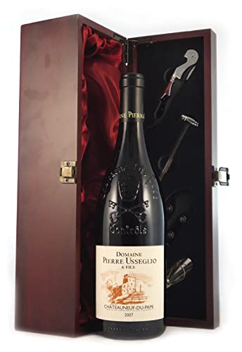 Chateauneuf du Pape 2007 Domaine Pierre Usseglio (Red wine) in einer mit Seide ausgestatetten Geschenkbox, da zu 4 Weinaccessoires, 1 x 700ml von Generic