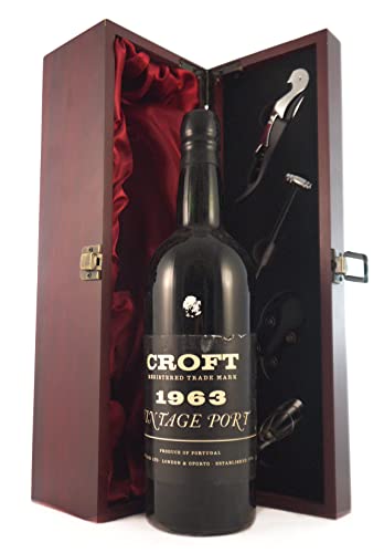 Croft Vintage Port 1963 in einer mit Seide ausgestatetten Geschenkbox, da zu 4 Weinaccessoires, 1 x 750ml Croft Vintage Port 1963 in einer mit Seide ausgestatetten Geschenkbox, da zu 4 Weinaccessoires, 1 x 750ml von Generic