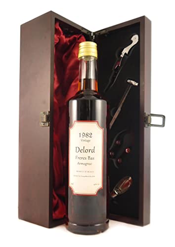 Delord Freres Bas Vintage Armagnac (70cl) 1982 (Decanted selection) in einer mit Seide ausgestatetten Geschenkbox, da zu 4 Weinaccessoires, 1 x 700ml von Generic
