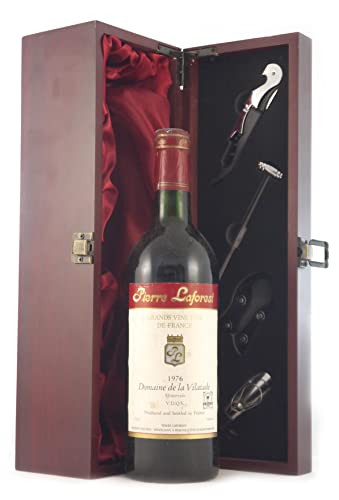 Domaine de la Vilatade 1976 Pierre Laforest (Red wine) in einer mit Seide ausgestatetten Geschenkbox, da zu 4 Weinaccessoires, 1 x 750ml von Generic