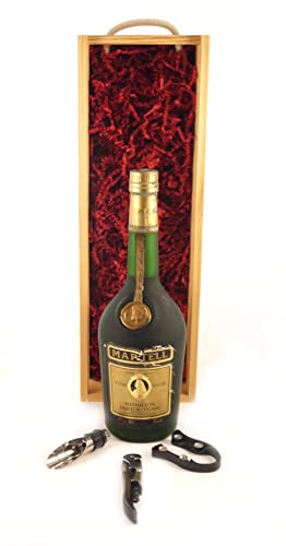 Martell Medaillon VSOP Cognac 1970's (cork stopper) in einer mit Seide ausgestatetten Geschenkbox, da zu 4 Weinaccessoires, 1 x 750ml von Generic