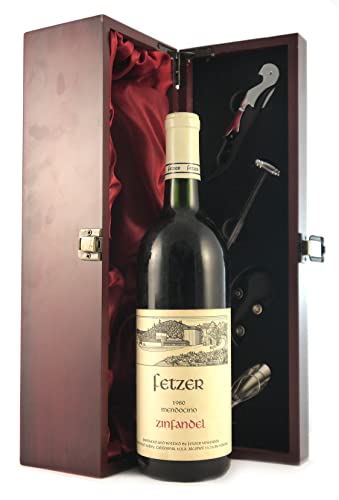 Mendocino Zinfandel 1980 Fetzer (Red wine) in einer mit Seide ausgestatetten Geschenkbox, da zu 4 Weinaccessoires, 1 x 750ml von Generic