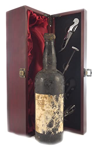 Quinta do Noval Vintage Port 1945 in einer mit Seide ausgestatetten Geschenkbox, da zu 4 Weinaccessoires, 1 x 750ml Quinta do Noval Vintage Port 1945 in einer mit Seide ausgestatetten Geschenkbox, da zu 4 Weinaccessoires, 1 x 750ml von Generic