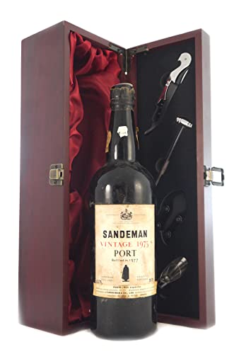 Sandeman Vintage Port 1975 in einer mit Seide ausgestatetten Geschenkbox, da zu 4 Weinaccessoires, 1 x 750ml von Generic