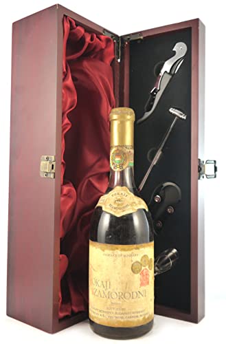 Tokaji Szamorodni 1975 (500ml) Monimpex (Dessert wine) in einer mit Seide ausgestatetten Geschenkbox, da zu 4 Weinaccessoires, 1 x 750ml von Generic