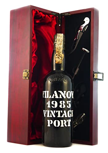 Vilanova Vintage Port 1985 in einer mit Seide ausgestatetten Geschenkbox, da zu 4 Weinaccessoires, 1 x 750ml von Generic