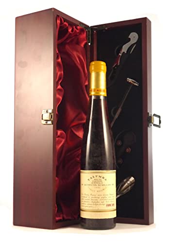 Yalumba Botrytis Semillon Family Reserve 1992 (Dessert wine) (1/2 bottle) in einer mit Seide ausgestatetten Geschenkbox, da zu 4 Weinaccessoires, 1 x 375ml von Generic