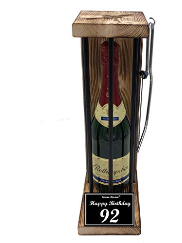 Eiserne Reserve Geschenk 92 Geburtstag Rotkäppchen Sekt Black Edition Text s/w Happy Birthday 92 Geburtstag Sekt (1 x 0.75 l) von Eiserne Reserve