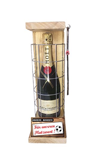 Moet Platzwart Geschenk Eiserne Reserve Gitter incl. Notsäge Text rot: Für unseren Platzwart Champagner (1 x 0.75 l) von Genial-Anders