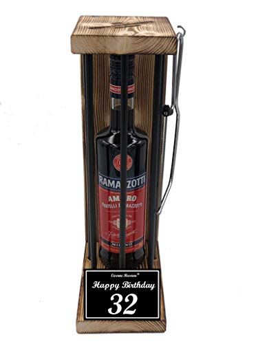 Ramazzotti Geschenk 32 Geburtstag - Eiserne Reserve Black Edition - Geschenkset Text s/w Happy Birthday 32 Geburtstag Kräuterlikör (1 x 0.70 l) von Genial-Anders