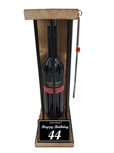 * Happy Birthday 44 Geburtstag - Eiserne Reserve ® Black Edition Rotwein 0,75L incl. Säge zum zersägen der Stäbe - Die lustige Geschenkidee - Weingeschenk von Genial-Anders