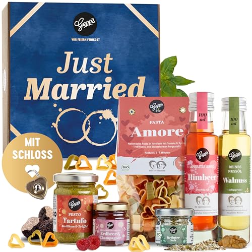 Gepp’s Feinkost Just Married Hochzeitsgeschenk für das Brautpaar I Geschenkbox gefüllt mit Delikatessen wie hausgemachter Herzpasta, Trüffel-Pesto I Gourmet Geschenk Hochzeit von Gepp's