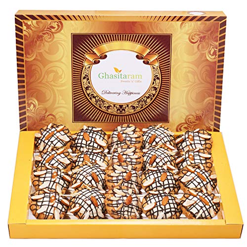Ghasitaram Gift Holi Sweets, Holi Gifts, Holi Hamper Chocolate Filled Chandrakala 800 GMS |Gift for Diwali,Holi,Rakhi,Valentine,Christmas,Birthday,Anniversary,Her,Him| Ghasitaram Gift Holi Sweets, Holi Gifts, Holi Hamper Chocolate Filled Chandrakala 800 GMS |Gift for Diwali,Holi,Rakhi,Valentine,Christmas,Birthday,Anniversary,Her,Him| von Ghasitaram Gifts