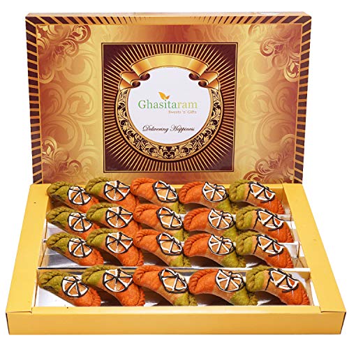 Ghasitaram Gift Holi Sweets, Holi Gifts, Holi Hamper Tirangi Gujiya 800 GMS |Gift for Diwali,Holi,Rakhi,Valentine,Christmas,Birthday,Anniversary,Her,Him| Ghasitaram Gift Holi Sweets, Holi Gifts, Holi Hamper Tirangi Gujiya 800 GMS |Gift for Diwali,Holi,Rakhi,Valentine,Christmas,Birthday,Anniversary,Her,Him| von Ghasitaram Gifts