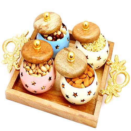 Ghasitaram Gifts Diwali Gifts Diwali Dryfruit - Square Wooden Platter with Almonds, Pistachios, nutties and namkeen Jars Ghasitaram Gifts Diwali Gifts Diwali Dryfruit - Square Wooden Platter with Almonds, Pistachios, nutties and namkeen Jars von Ghasitaram Gifts