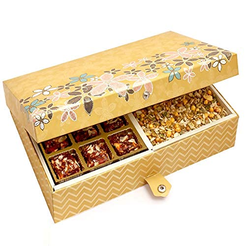 Ghasitaram Gifts Diwali Gifts - Diwali Hampers Gold 4 Print 12 Pcs Sugarfree Dates and Figs Bites,Almonds and Roasted Namkeen Hamper Box von Ghasitaram Gifts