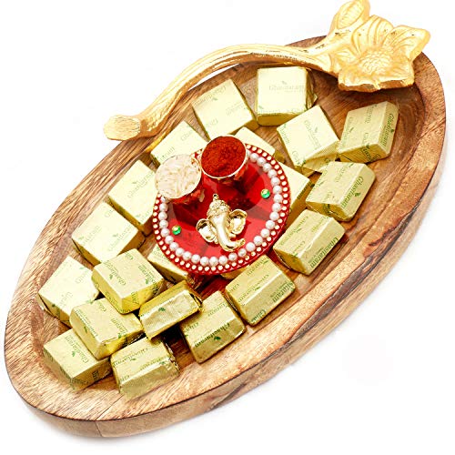 Ghasitaram Gifts Diwali Gifts - Hamper - Wooden Chocolate Platter with Mini Pooja Thali von Ghasitaram Gifts
