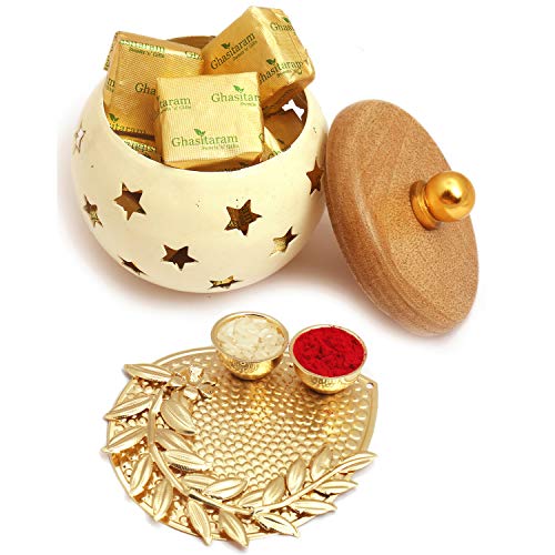 Ghasitaram Gifts Diwali Gifts - White Wooden Chocolates Jar with Pooja Thali Ghasitaram Gifts Diwali Gifts - White Wooden Chocolates Jar with Pooja Thali von Ghasitaram Gifts