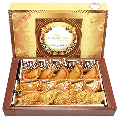 Ghasitaram Gifts Holi Sweets, Holi Gifts, Holi Hamper Big Box of Assorted Gujiyas Ghasitaram Gifts Holi Sweets, Holi Gifts, Holi Hamper Big Box of Assorted Gujiyas von Ghasitaram Gifts