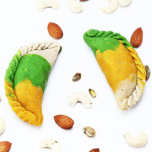 Ghasitaram Gifts Holi Sweets, Holi Gifts, Holi Hamper Kaju Tirangi Gujiya 200 GMS Ghasitaram Gifts Holi Sweets, Holi Gifts, Holi Hamper Kaju Tirangi Gujiya 200 GMS von Ghasitaram Gifts