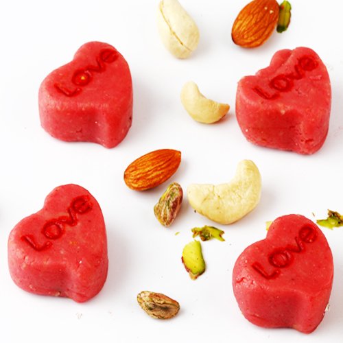 Ghasitaram Gifts Indian Sweets - Sweets Love Strawberry Hearts 800 gms von Ghasitaram Gifts