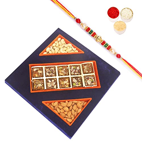 Ghasitaram Gifts Rakhi Gifts for Brothers Blue Velvet Tray of Sugarfree Bites, Almonds and Cashew Pouches with Beads Rakhi von Ghasitaram Gifts