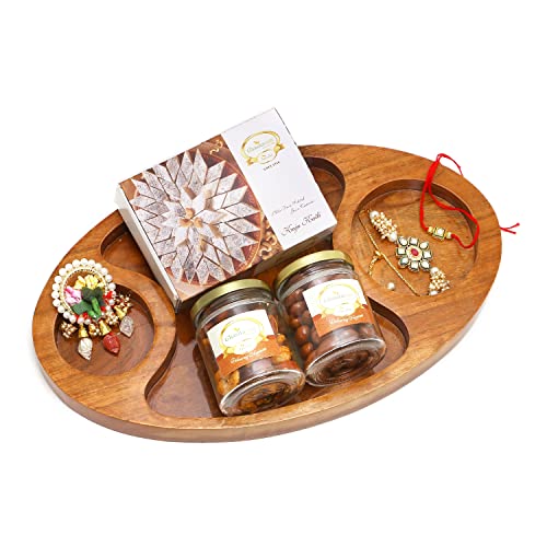 Ghasitaram Gifts Rakhi Gifts for Brothers Chip n Dip Platter with Kaju Katlis, Dryfruits, Roli Chawal Thali and Bhaiya Bhabhi Rakhis von Ghasitaram Gifts