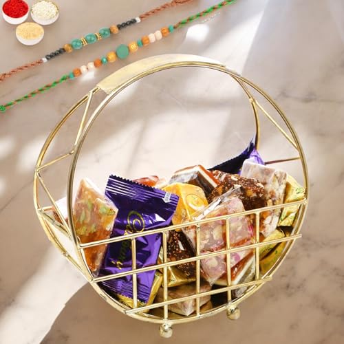 Ghasitaram Gifts Rakhi Gifts for Brothers Half Moon Metal Basket of Bites, Chikki and Cookies with 2 Green Beads Rakhis von Ghasitaram Gifts