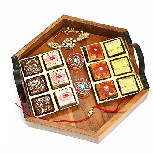 Ghasitaram Gifts Rakhi Gifts for Brothers Hexagon Tray of Assorted Bites, Roli Chawal Container and Bhaiya Bhabhi Rakhis Ghasitaram Gifts Rakhi Gifts for Brothers Hexagon Tray of Assorted Bites, Roli Chawal Container and Bhaiya Bhabhi Rakhis von Ghasitaram Gifts