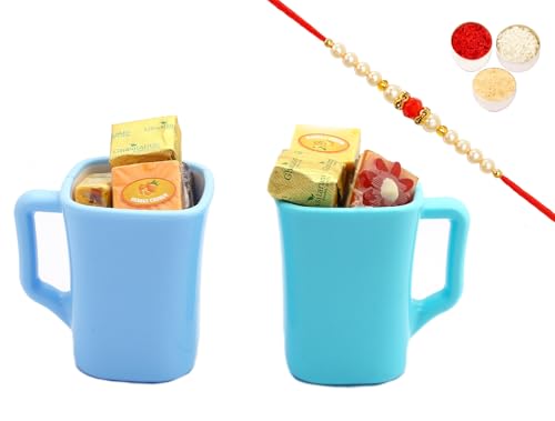 Ghasitaram Gifts Rakhi Gifts for Brothers Mugs with Assorted All Bites with Pearl Beads Rakhi von Ghasitaram Gifts