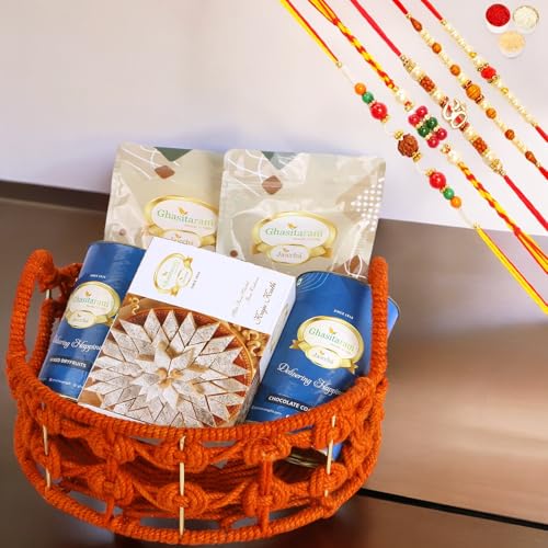 Ghasitaram Gifts Rakhi Gifts for Brothers Orange Jute Basket of assortments with Kaju Katli with 5 rakhis Ghasitaram Gifts Rakhi Gifts for Brothers Orange Jute Basket of assortments with Kaju Katli with 5 rakhis von Ghasitaram Gifts