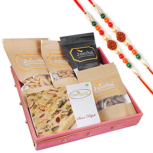 Ghasitaram Gifts Rakhi Gifts for Brothers Pink Square Tray of Almonds, Butter Chakli, Banarsi Paan, Soan Papdi, Chocolate Almonds with 2 Rudraksh Rakhis von Ghasitaram Gifts