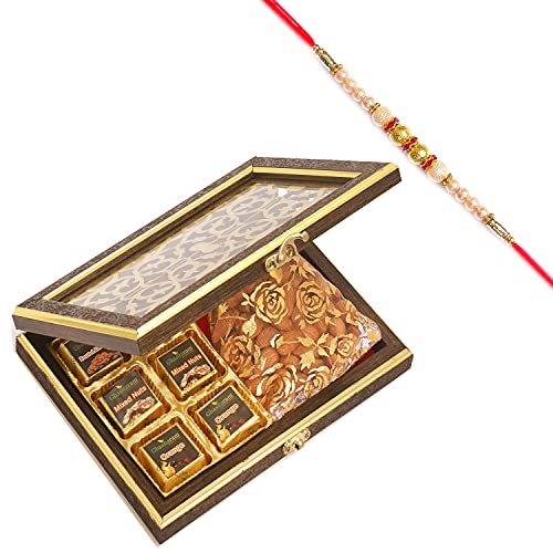 Ghasitaram Gifts Rakhi Gifts for Brothers Rakhi Chocolate Wooden Lazer 6 pcs Assorted Chocolates and Almonds Pouch with Pearl Rakhi Ghasitaram Gifts Rakhi Gifts for Brothers Rakhi Chocolate Wooden Lazer 6 pcs Assorted Chocolates and Almonds Pouch with Pearl Rakhi von Ghasitaram Gifts
