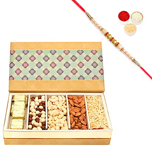 Ghasitaram Gifts Rakhi Gifts for Brothers Rakhi Dryfruit Hampers - 5 Part Print Almonds, Cashews, Nutties,Namkeen and Chocolate Box with Pearl Rakhi Ghasitaram Gifts Rakhi Gifts for Brothers Rakhi Dryfruit Hampers - 5 Part Print Almonds, Cashews, Nutties,Namkeen and Chocolate Box with Pearl Rakhi von Ghasitaram Gifts