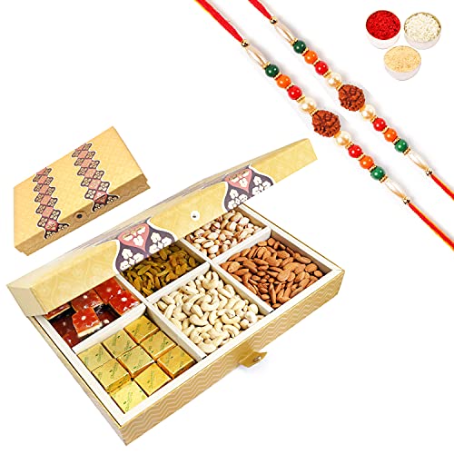 Ghasitaram Gifts Rakhi Gifts for Brothers Rakhi Dryfruit Hampers - Golden 6 Part Box with Dryfruits and Assorted Bites 900 GMS with 2 Rudraksh rakhis von Ghasitaram Gifts