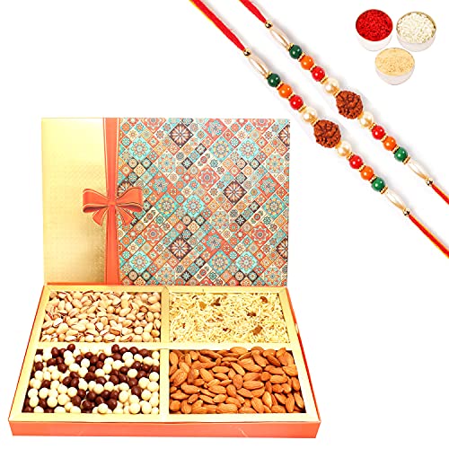 Ghasitaram Gifts Rakhi Gifts for Brothers Rakhi Dryfruit Hampers - Printed Bow Hamper Box with Almonds, Pistachios, Namkeen and Nutties 800 GMS with 2 Rudraksh rakhis Ghasitaram Gifts Rakhi Gifts for Brothers Rakhi Dryfruit Hampers - Printed Bow Hamper Box with Almonds, Pistachios, Namkeen and Nutties 800 GMS with 2 Rudraksh rakhis von Ghasitaram Gifts