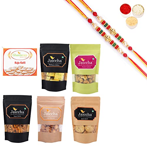Ghasitaram Gifts Rakhi Gifts for Brothers Rakhi Sweets - Best of 6 Kaju Katli Box, SOYA Sticks Pouch, Coin Biscuits, Methi Mathi Pouch, Barbeque Cashews Pouch, MEWA Bites Pouch with 2 Beads Rakhis von Ghasitaram Gifts