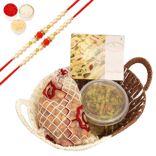 Ghasitaram Gifts Rakhi Gifts for Brothers Rakhi Sweets - Big Metal Brown Basket of Soan Papdi, Almonds Pouch and Palak Chips with 2 Beads Rakhis Ghasitaram Gifts Rakhi Gifts for Brothers Rakhi Sweets - Big Metal Brown Basket of Soan Papdi, Almonds Pouch and Palak Chips with 2 Beads Rakhis von Ghasitaram Gifts